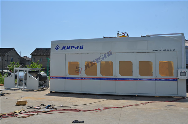 想看吸塑裁切一體機(jī)？來駿精賽雅式展！