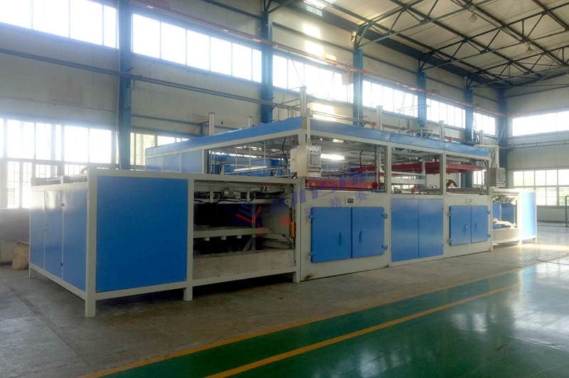 雙頭自動<a href=http://www.zhanhunol.cn/ target=_blank class=infotextkey>吸塑機</a>.jpg