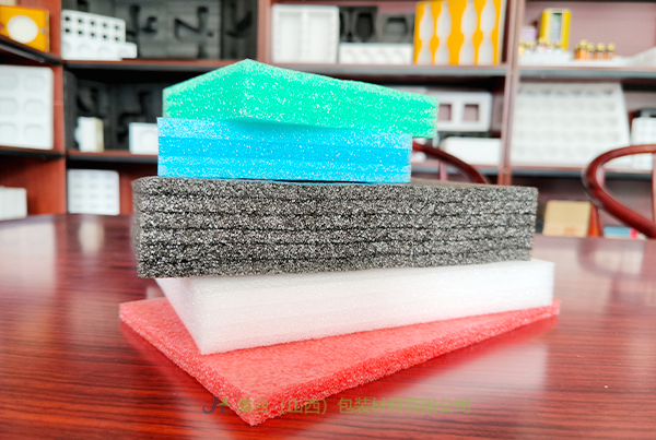 平順珍珠棉板-珍珠棉廠家專業(yè)生產(chǎn)珍珠棉板、黑色珍珠棉板材、白色珍珠棉板材品質(zhì)無(wú)憂