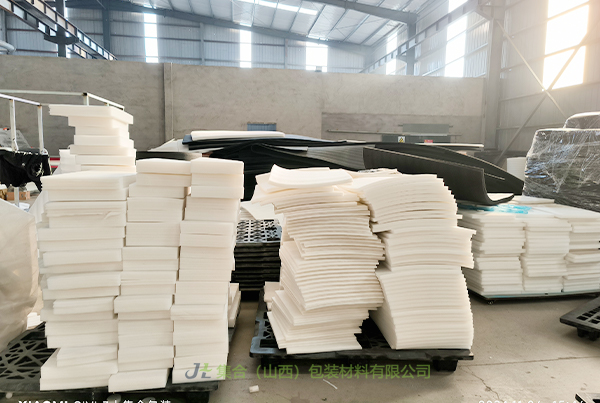 靈丘珍珠棉板-山西珍珠棉廠家專業(yè)生產(chǎn)珍珠棉板材、高密度珍珠棉板材、黑色珍珠棉板材品質(zhì)無憂