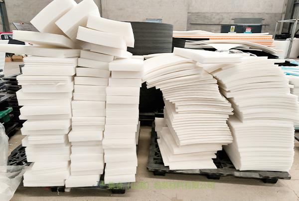 長(zhǎng)子珍珠棉板材-珍珠棉源頭生產(chǎn)廠家專業(yè)生產(chǎn)珍珠棉板材、黑色珍珠棉板材、復(fù)合珍珠棉板材廠家直供