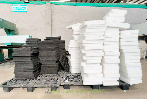 祁縣珍珠棉板材-太原珍珠棉廠專業(yè)生產(chǎn)珍珠棉板、珍珠棉板材、白色珍珠棉板材可靠好品質(zhì)