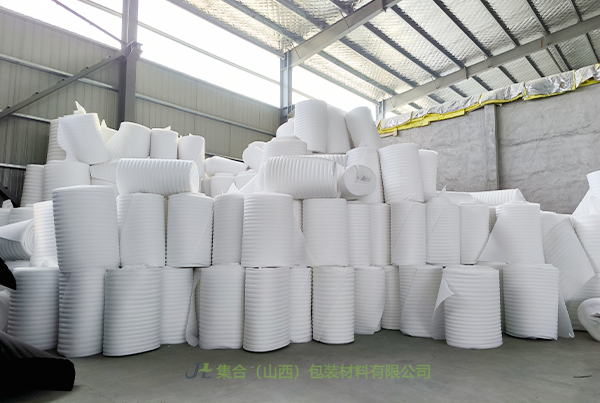 右玉珍珠棉卷材-集合包裝專業(yè)生產(chǎn)珍珠棉卷棉、EPE卷棉、珍珠棉保溫卷棉物美價(jià)廉