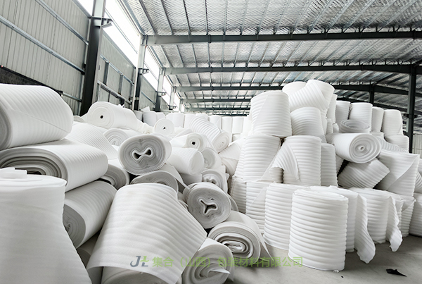 運城珍珠棉卷材-集合包裝專業(yè)生產(chǎn)珍珠棉卷棉、EPE珍珠棉卷棉、珍珠棉大棚保溫卷棉品質(zhì)卓越