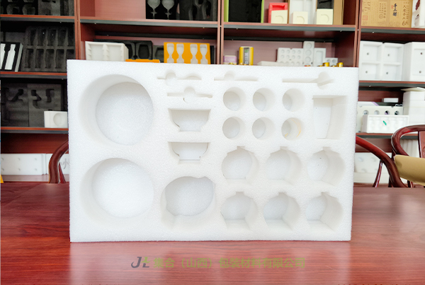 平遙哪里定做EPE珍珠棉包裝-集合包裝專業(yè)生產(chǎn)珍珠棉支架、珍珠棉內(nèi)襯、珍珠棉果托高性價(jià)比