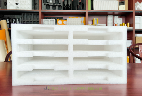 山西珍珠棉內(nèi)襯-集合包裝專業(yè)生產(chǎn)貼卡紙珍珠棉內(nèi)襯、IXPE復(fù)合珍珠棉內(nèi)襯、XPE復(fù)合珍珠棉內(nèi)襯工廠直出貨