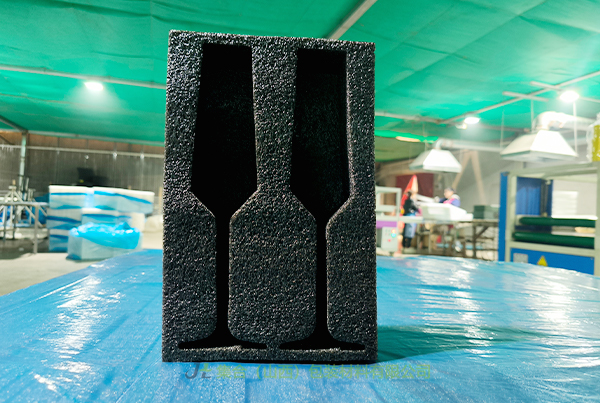 呂梁珍珠棉定制廠-珍珠棉源頭生產(chǎn)廠家專業(yè)生產(chǎn)珍珠棉雞蛋托、XPE復(fù)合EPE板材、EVA復(fù)合EPE內(nèi)襯可靠好品質(zhì)