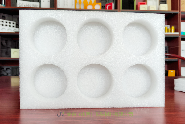 晉中珍珠棉定做廠家-集合包裝專業(yè)生產(chǎn)IXPE復(fù)合EPE珍珠棉內(nèi)襯、XPE復(fù)合EPE內(nèi)襯、高密度珍珠棉板材廠家直供