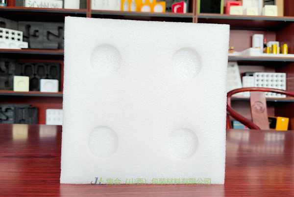 山陰珍珠棉內(nèi)包裝-太原珍珠棉廠專業(yè)生產(chǎn)珍珠棉禮盒內(nèi)襯、貼卡紙珍珠棉內(nèi)襯、XPE復(fù)合珍珠棉內(nèi)襯源頭發(fā)貨