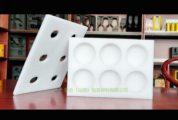 供應(yīng)云岡EPE珍珠棉-集合包裝專業(yè)生產(chǎn)珍珠棉飲料包裝、復(fù)合珍珠棉板材、貼紙珍珠棉板材品質(zhì)有保障