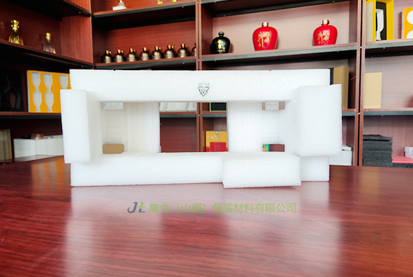 供應(yīng)城區(qū)珍珠棉-珍珠棉廠家專(zhuān)業(yè)生產(chǎn)黑色EPE、IXPE復(fù)合珍珠棉內(nèi)襯、EPE果托原廠直銷(xiāo)貨